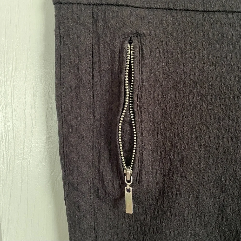 Jules & Leopold Textured Pants - Picture 8 of 13